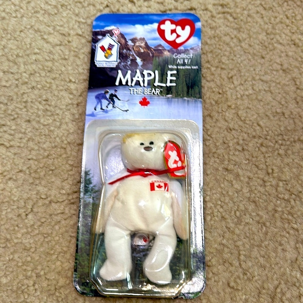 TY Maple The Bear Beanie Baby White Canada Mcdonalds 1996 original packaging